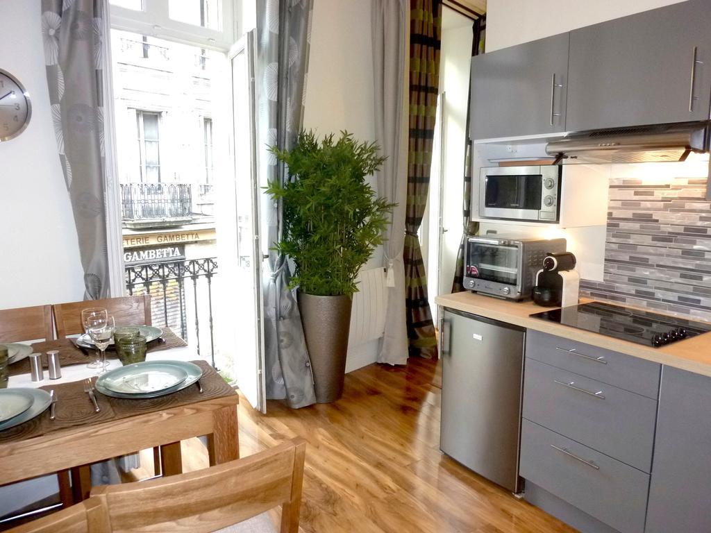 Appartement "Princesse Eleonore" - Centre Historique Burdeos Habitación foto